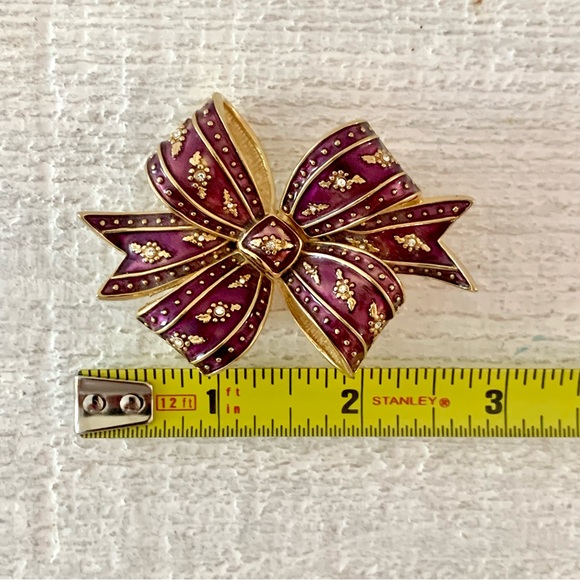 Vintage Joan Rivers Enamel and Gold Plated Brooch Pin - Picture 4 of 7